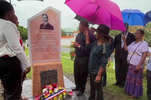 Deux stèles en hommage à Henri Sidambarom et Tamby Souprayen ont été inaugurées, à Fonds-Cacao (Capesterre-Belle-Eau) - 26/05/2024.