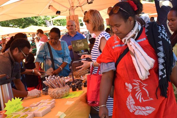 Jeudi du centre ville spécial îles Loyauté stand de la DIL et l'amicale de la DIL vanille (24 août 2017)