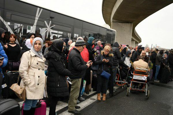 Orly piétons évacuation