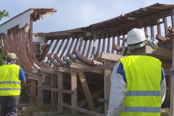 Chantier de démantèlement de navires à Nouville, à Nouméa.