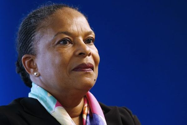 Christiane Taubira avoue que les insultes racistes qu’elle a subies ont laissé "des plaies". 