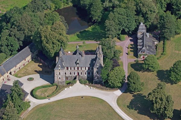 Château de Cerisy-la-Salle (photo aérienne)