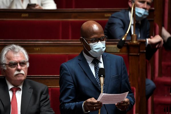 Le député Gabriel Serville lors des questions au Gouvernement du 16 juin 2020