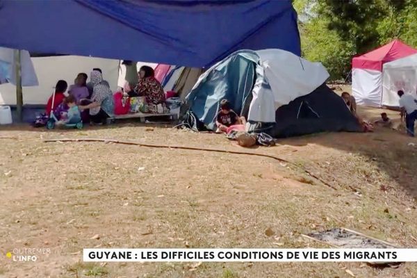Des familles de demandeurs d'asile dénoncent les conditions d'hygiène du centre d'accueil "La verdure" à Cayenne