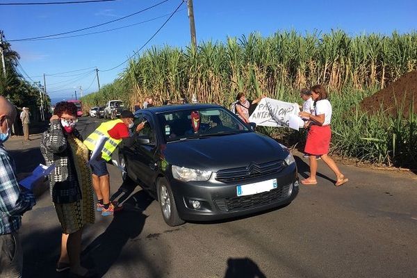 Une manifestation contre l'implantation d'une antenne relais dans le quartier de Gol-les-Hauts à Saint-Louis.