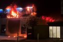 Violent incendie dans un magasin auto de Jarry/Baie-Mahault avec risque de propagation