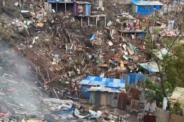 Le cyclone Chido a presque complètement détruit les habitations précaires de Kaweni