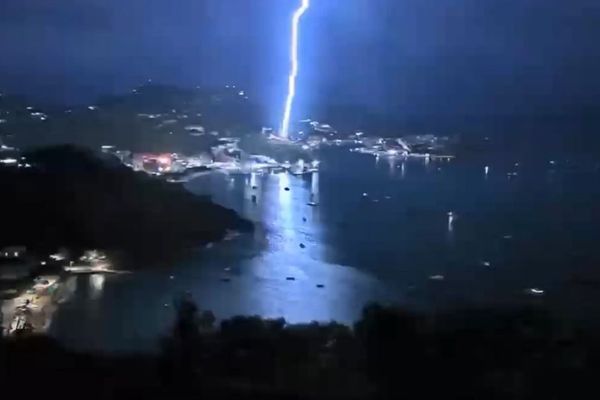 La foudre est tombée près du phare de Gustavia à Saint-Barthélemy le 25/09/24