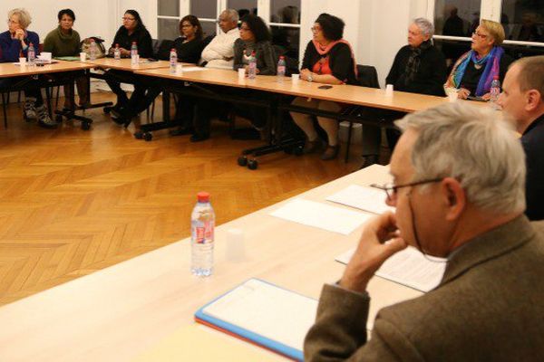 Des Réunionnais de la Creuse à l'audition organisée par la commission chargée de faire la lumière sur leur histoire