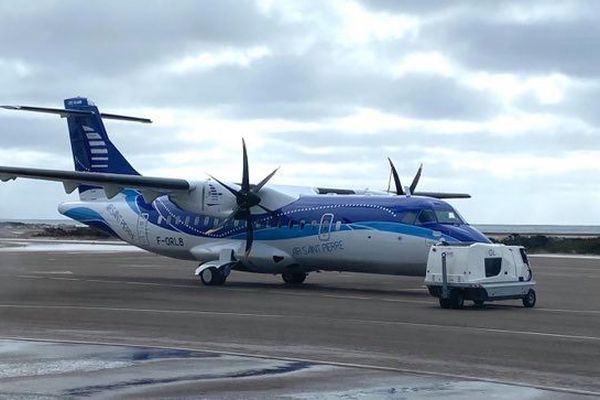 L'ATR d'Air Saint-Pierre à l'aéroport de Montréal