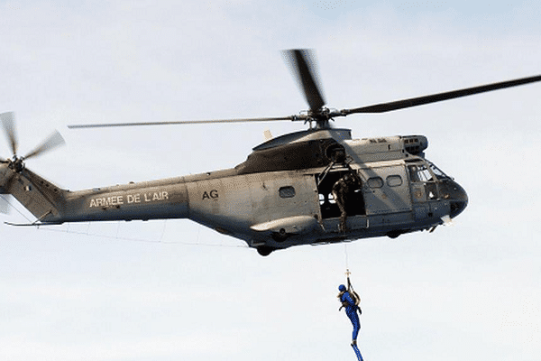 Un hélicoptère des FAG (Forces Armées en Guyane) et le SAMU 973 sont intervenus