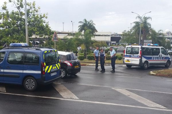 En cas de découverte d'un bagage suspect, les forces de l'ordre interviennent à l'aéroport de Faa'a.