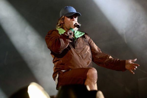 Orelsan a enflammé le public des Francofolies, sur la scène du lagon, à la Saline les bains