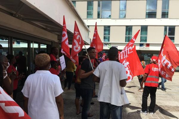 Arrivée de l'intersyndicale de la santé à l'ARS de Martinique (mardi 16 juin 2020)