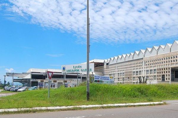 Le lycée Melkior et Garré à Cayenne