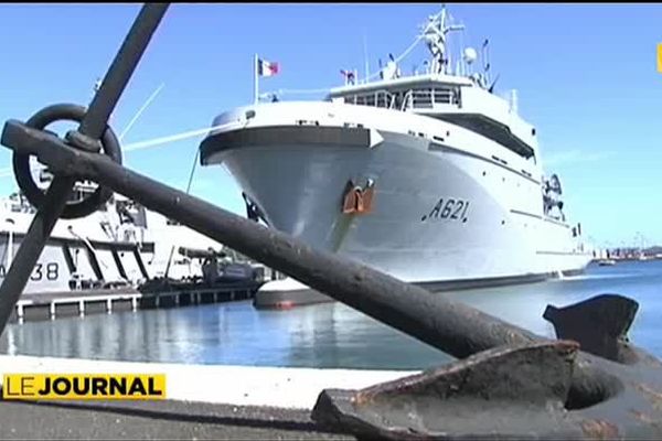 Le D'Entrecasteaux en transit à Papeete