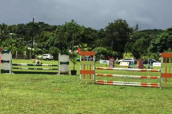 Le saut d'obstacle peut s'avèrer dangereux en temps de pluie