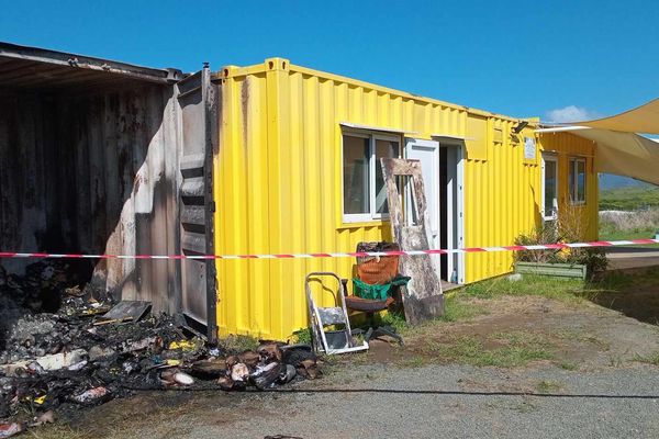 Container café incendié