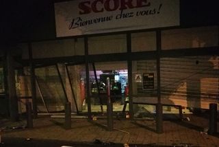 Commerces Vandalisés Voitures Brûlées Affrontements