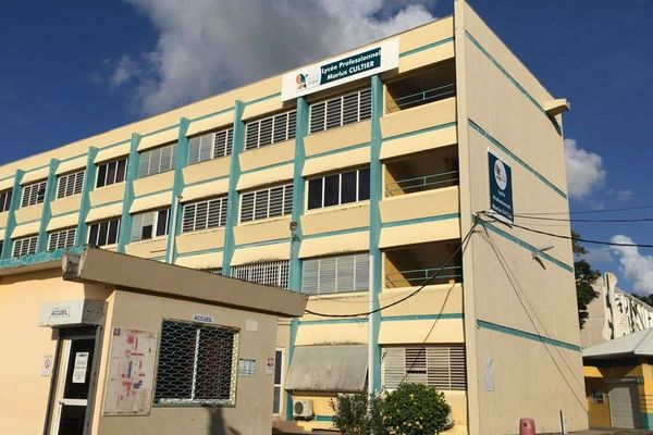 Le lycée professionnel Marius Cultier quartier Dillon à Fort-de-France. 