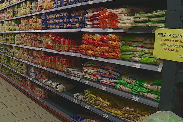 Les produits alimentaires coûtent plus cher depuis le 1er janvier 2022.