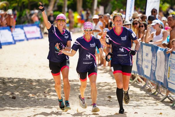 l'équipe "Un sourire ente terre et mer " vainqueur du Raid des Alizés Martinique, ce samedi à Sainte-Anne