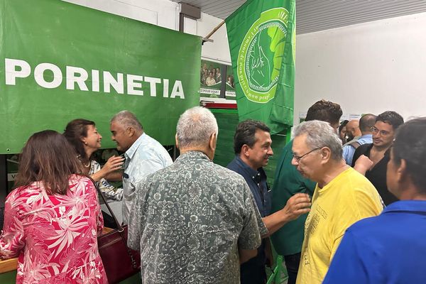 A Here Ia Porinetia s'est mis d'accord pour ne présenter qu'un seul candidat aux législatives 2024 dans la circonscription 2 (QG du AHIP, le 11 juin 2024).