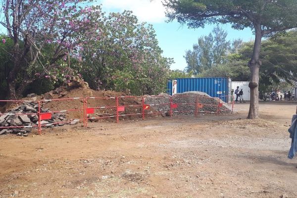 Des travaux sont en cours au lycée François de Mahy à Saint-Pierre.