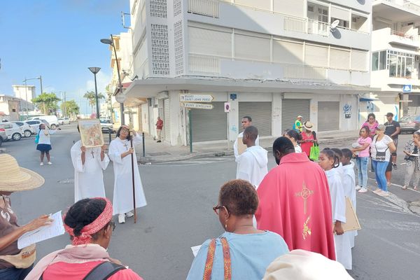 Chemin de croix dans les rues de Pointe-à-Pitre