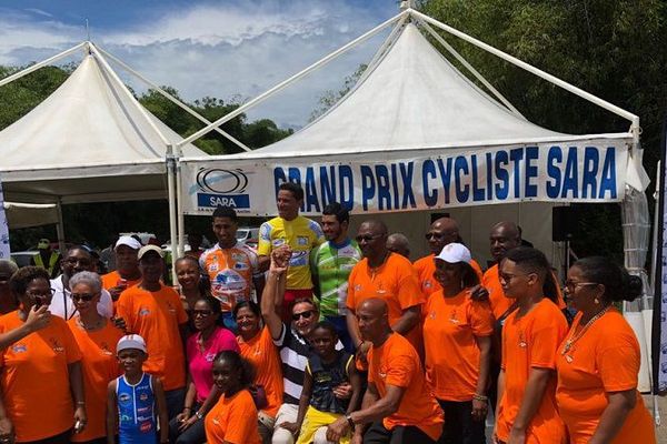 Le podium du Grand Prix Cycliste de la SARA