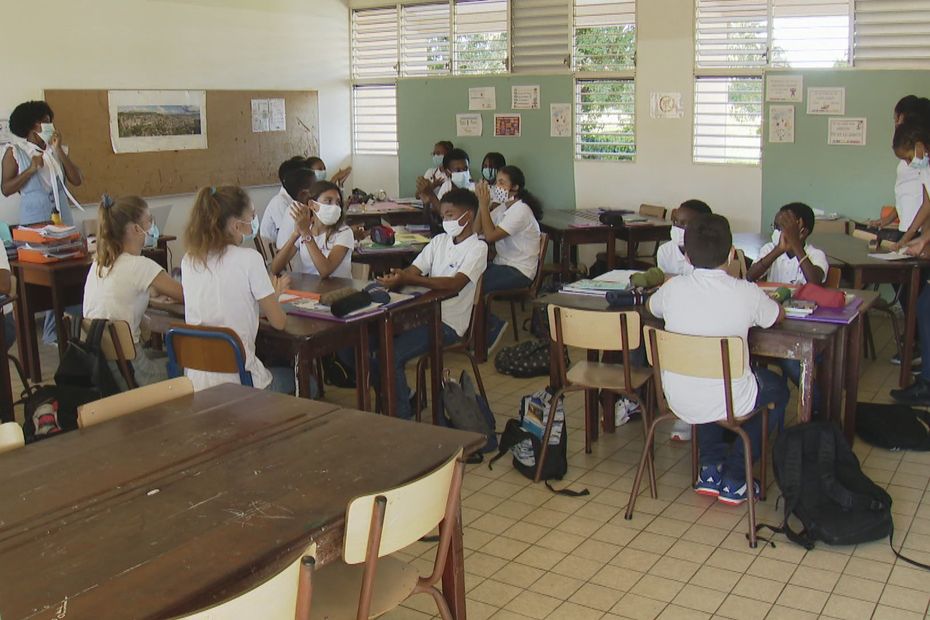 La Jeune Génération A Soif D'apprendre L'histoire De Martinique, L ...