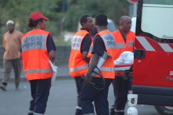 40 sapeurs-pompiers de La Réunion arrivent en renfort.