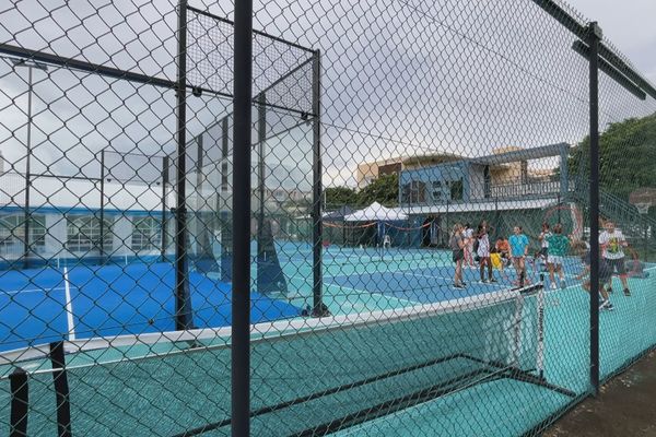 Les courts de tennis du Dugazon Sporting Club aux Abymes