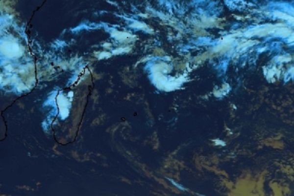 Une perturbation tropicale à 1 000 km au Nord-Est de La Réunion