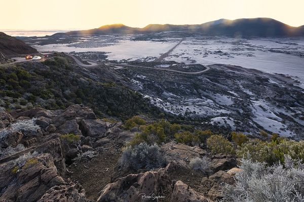 Le givre recouvre la route du volcan et la plaine des sables à La Réunion