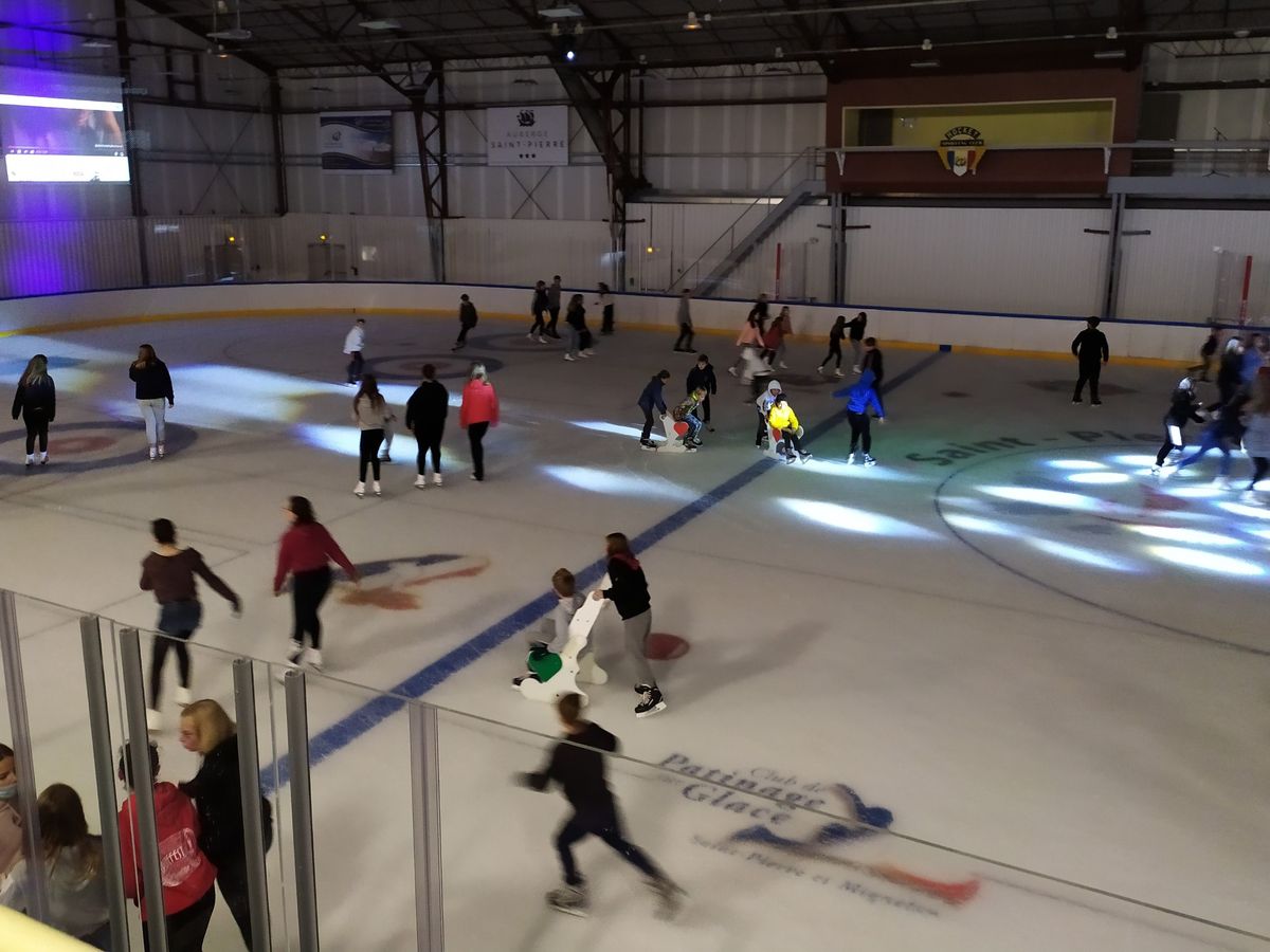 Apres Plusieurs Mois De Fermeture La Patinoire De Saint Pierre A Rouvert S