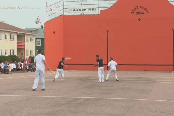 Dix équipes étaient engagées dans la compétition pour cette édition 2021 du tournoi de pelote de la fête basque.