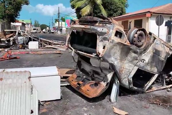 Des blocages d'axes routiers sont visbles partout en Guadeloupe