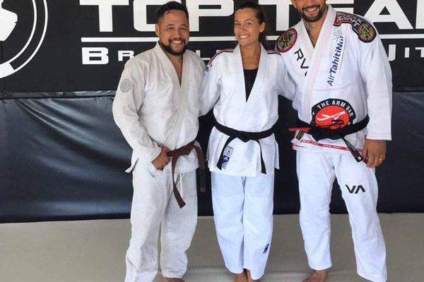 Entrainement de Jiu Jitsu pour les candidates à Miss Tahiti, avec Dany Gérard