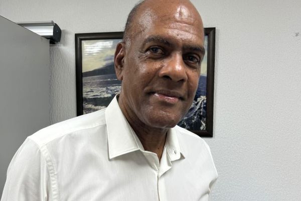 Serge Letchimy, le Président de la Collectivité de Martinique en visite en Guadeloupe ce 6 novembre 2024