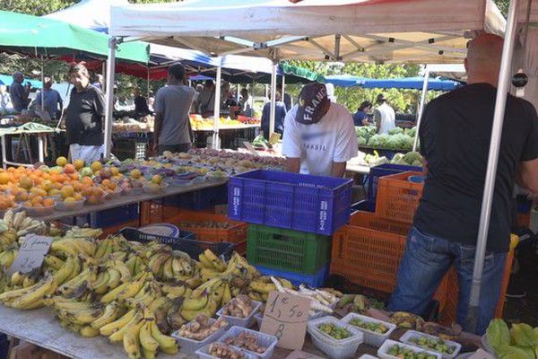 Pénurie bananes sur le marché du Chaudron 220718