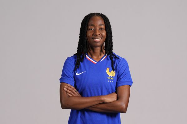 Oriane Jean-François, fière de porter le maillot des Bleues, est prête à faire son retour en équipe nationale après une longue absence due à une blessure