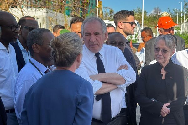 Le Premier ministre François Bayrou a promis "un plan Mayotte debout" d'ici la fin de la journée