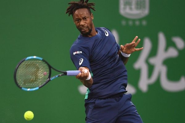 Gaël Monfils lors de son match contre le Polonais Hubert Hurkacz à Shanghai. 