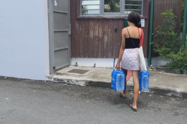 Etudiants qui résident dans la cité universitaire du Crous à Fouillole