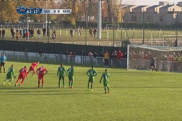 Football 7eme tour Coupe de France Sainte Suzanne Sainte Geneviève but sur penalty 181118 