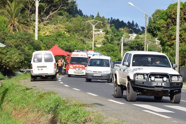 Accident la Coulée deux pick-up route de la Corniche (25 juin 2017)