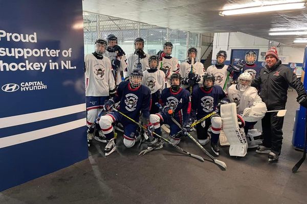 Les midgets du hockey mineur en déplacement sportif à Saint John's. 