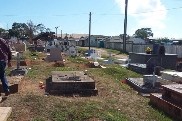 Vandalisme au cimetière de Cayenne