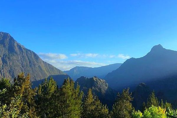 Ciel bleu sur les hauts 